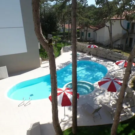 Cozy In A Fenced Complex With Pool Apartment Bibione